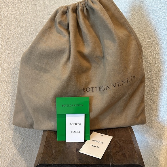 BOTTEGA VENETA Arco Intrecciato Leather Tote Bag in Pink Authentic - Picture 16 of 17